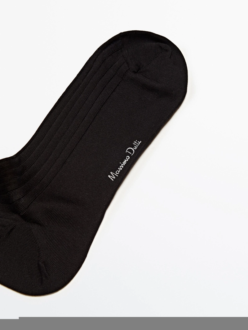 Женские носки с ребристым узором