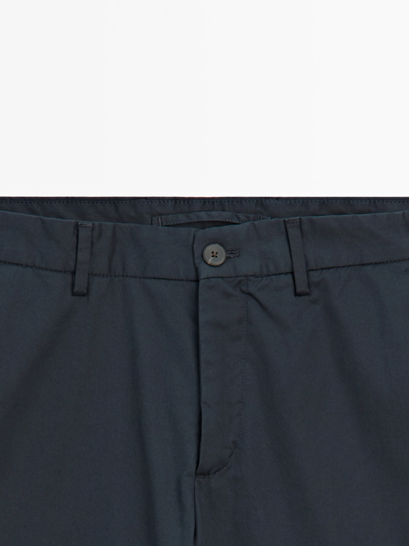 Хлопковые брюки в зауженном крое из смесовой ткани