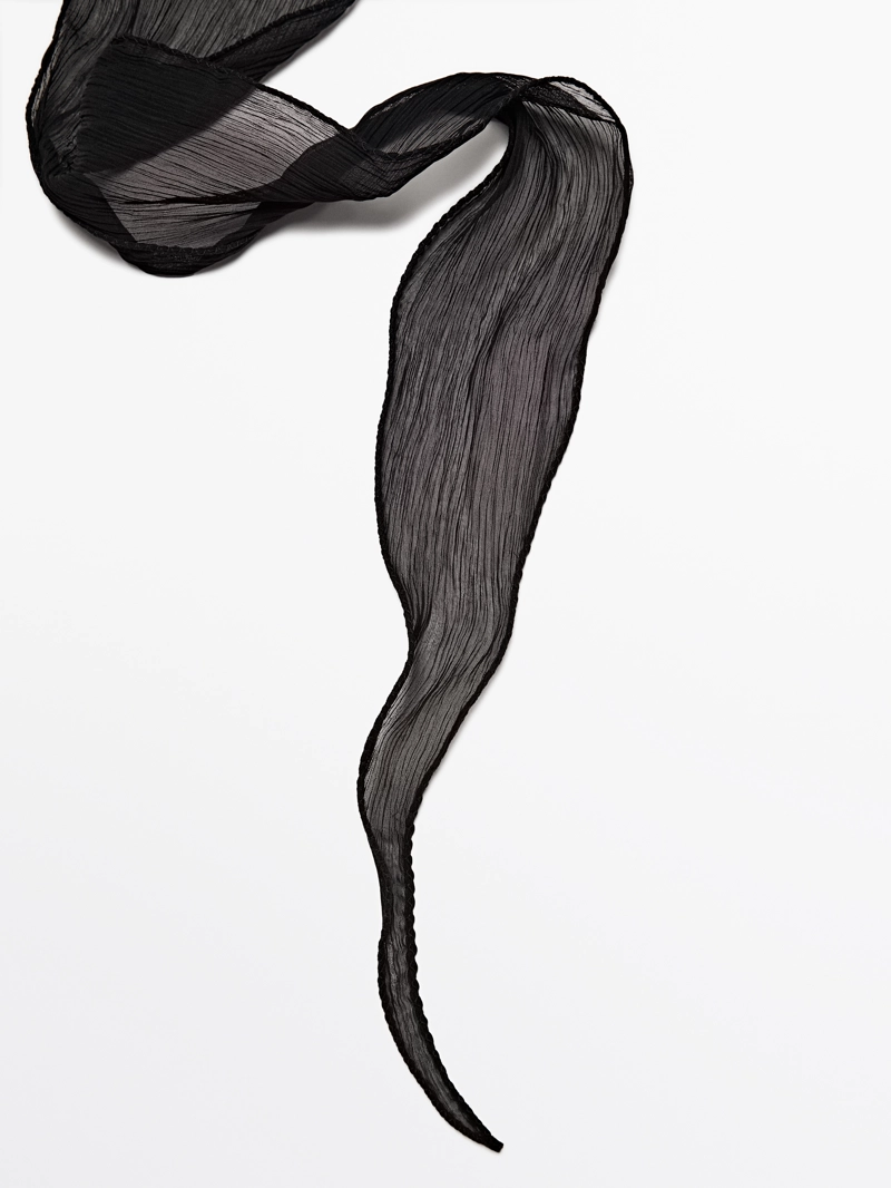 Tie scarf