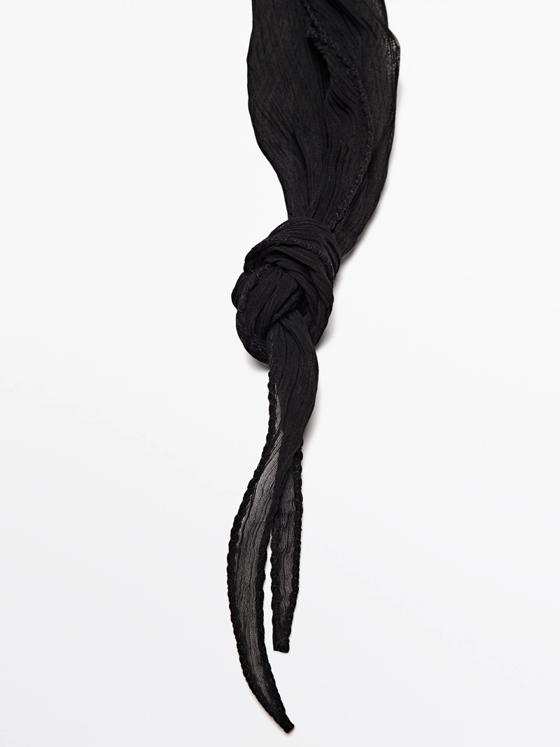 Tie scarf