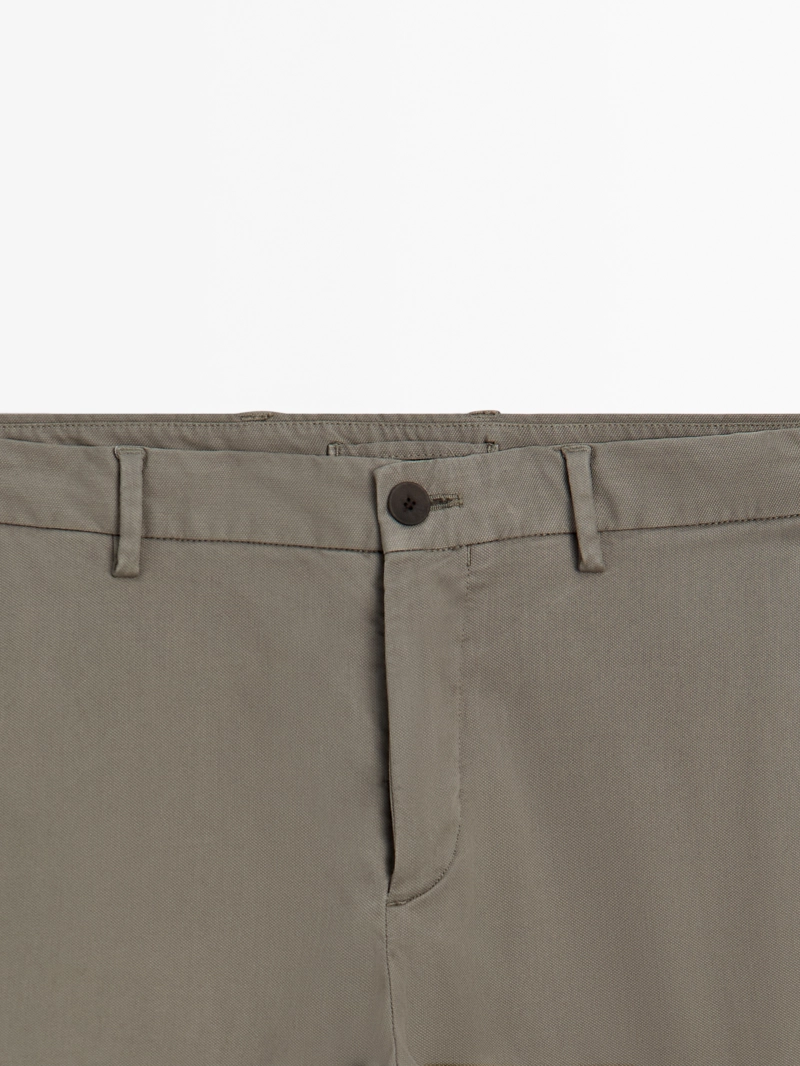 Брюки slim fit с текстурой