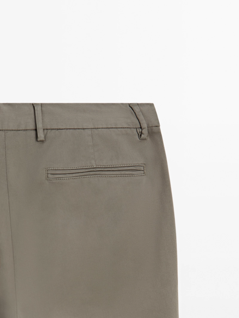 Брюки slim fit с текстурой
