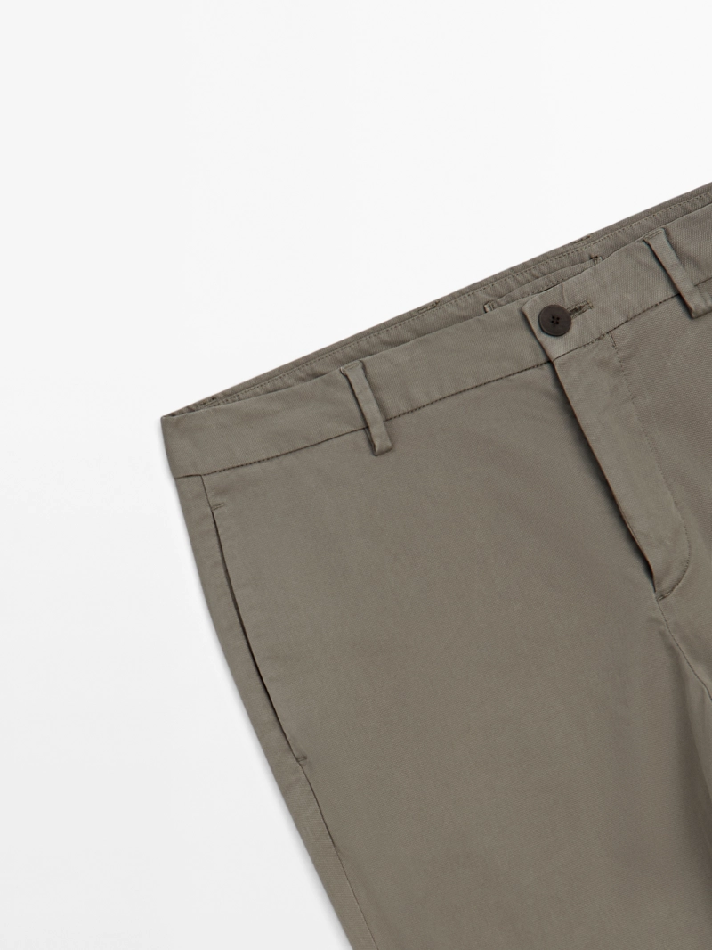 Брюки slim fit с текстурой