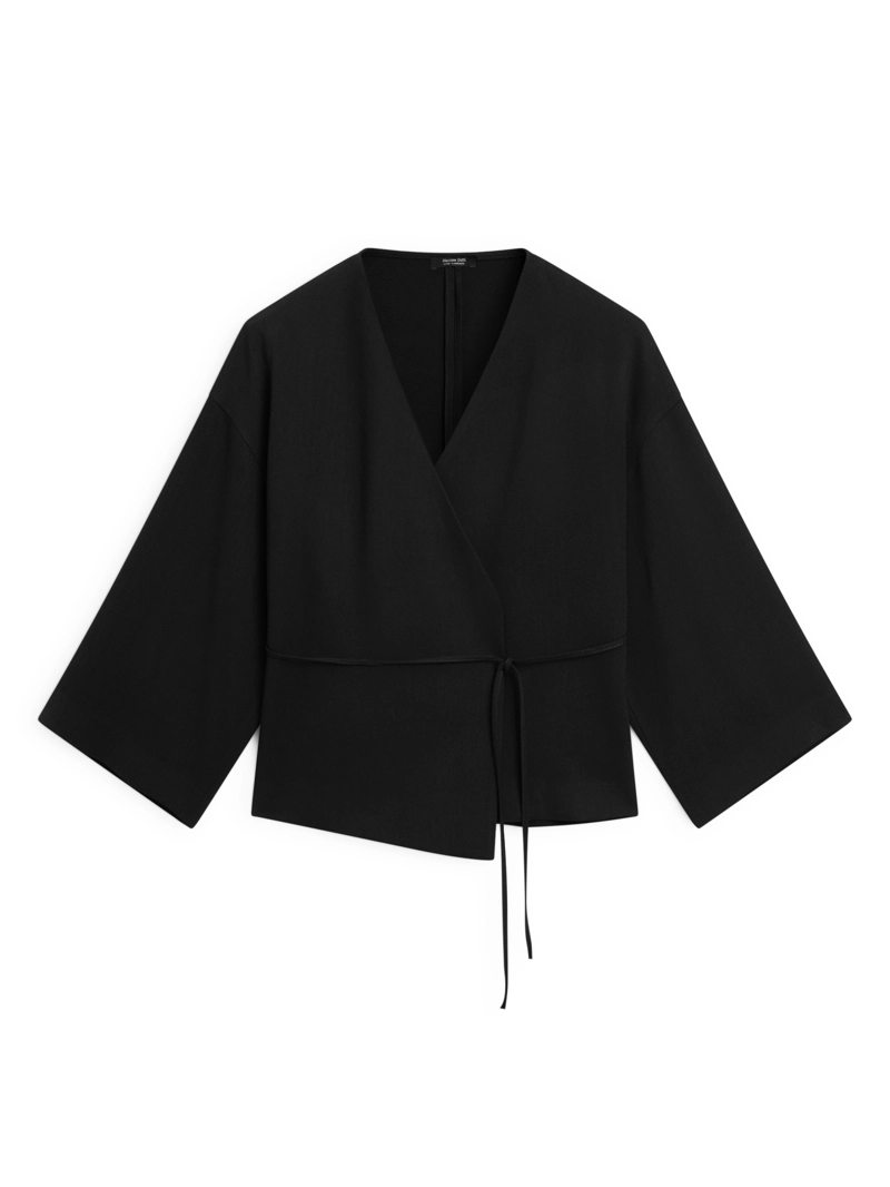 Flowing v-neck kimono