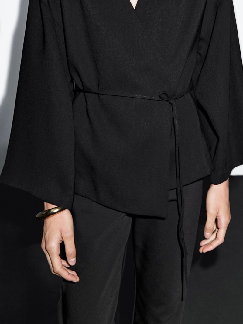 Flowing v-neck kimono