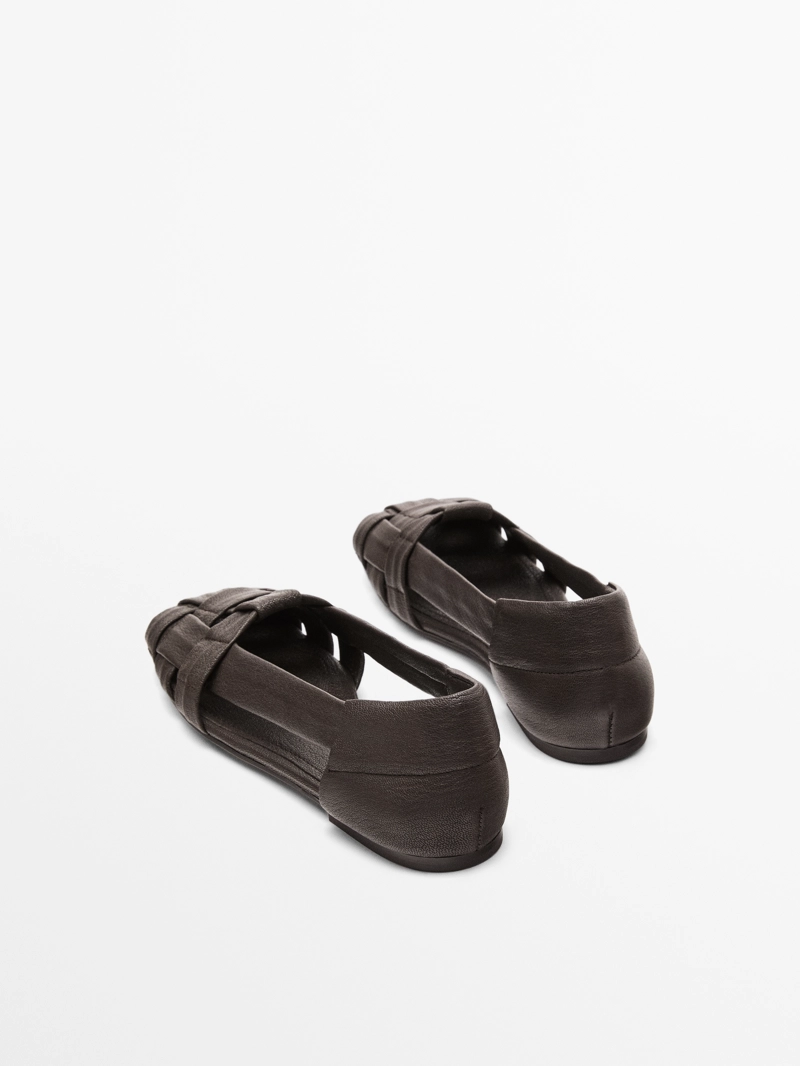 Сандалии из мягкой кожи