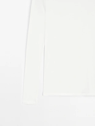 Легкая футболка с деталями воротника- Заказать в России