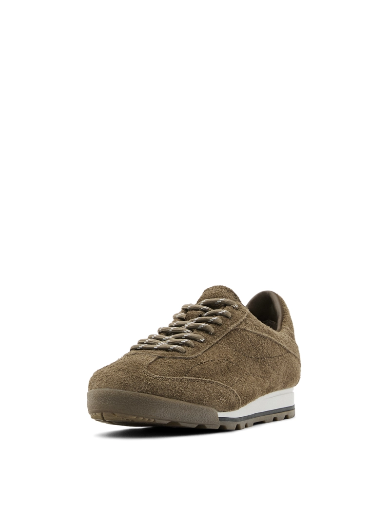 Кроссовки из разделанной замши