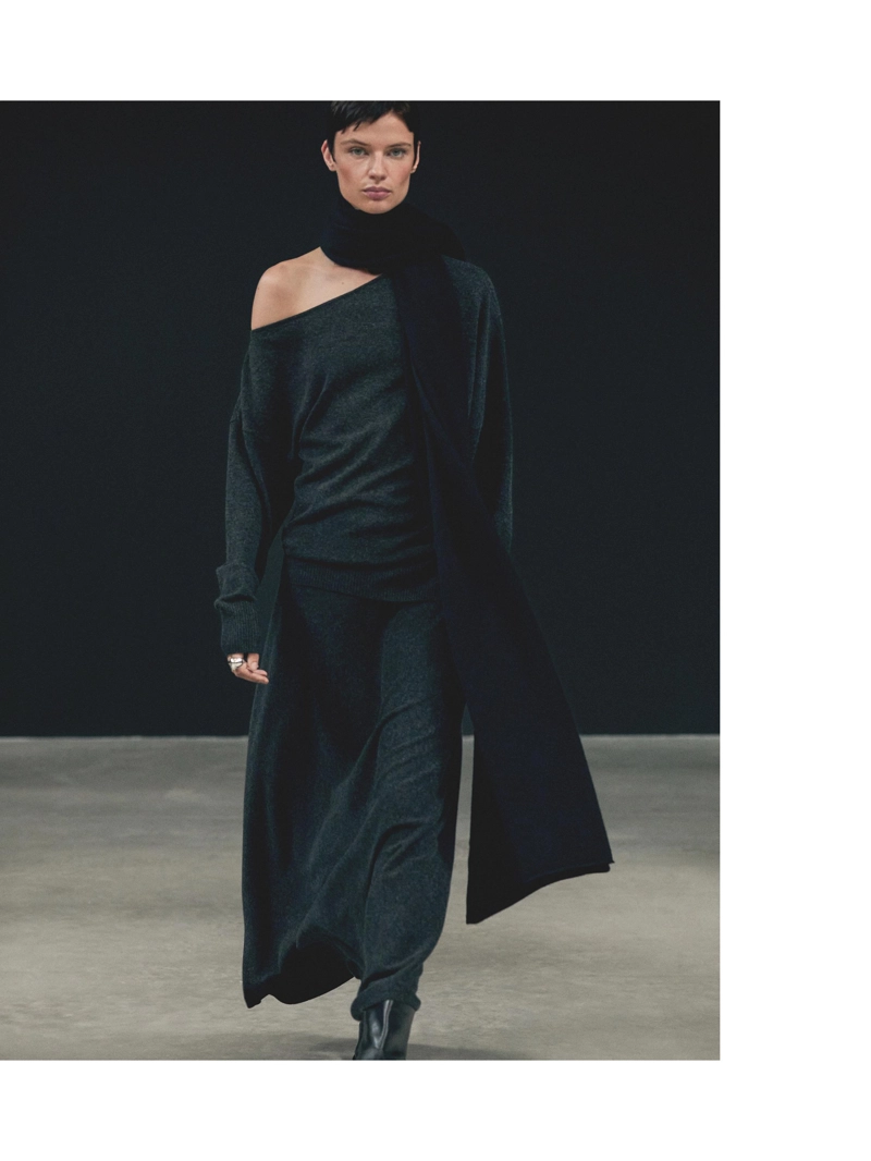 Трикотажный свитер из шерстяной смеси с асимметричным вырезом