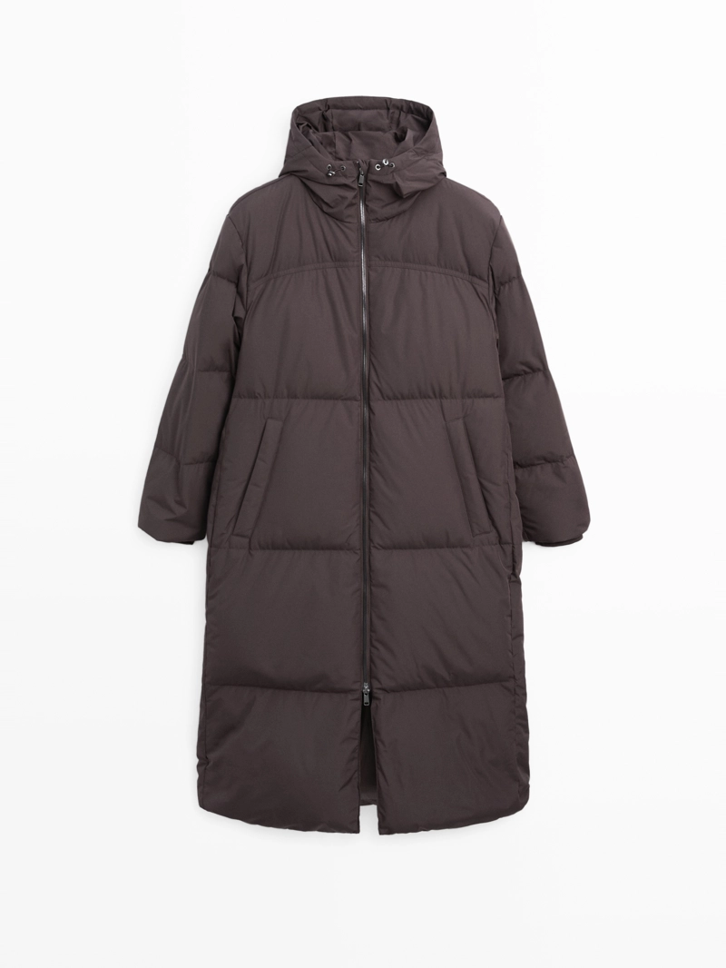 Длинный пуховик с капюшоном и защитой от влаги