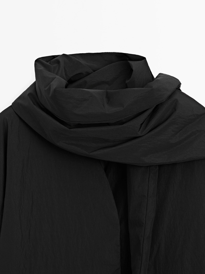 Длинное водоотталкивающее стеганое пальто с деталями шарфа