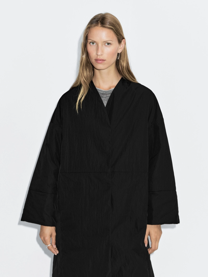 Длинное водоотталкивающее стеганое пальто с деталями шарфа