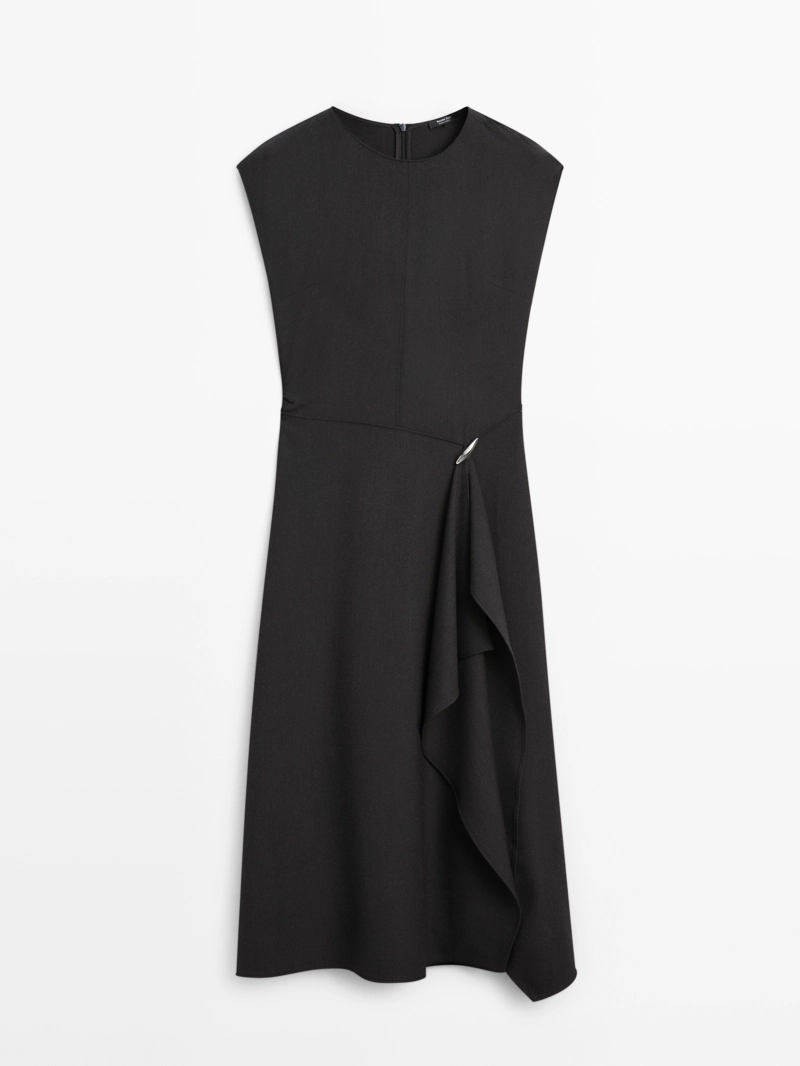 Платье миди с деталями броши