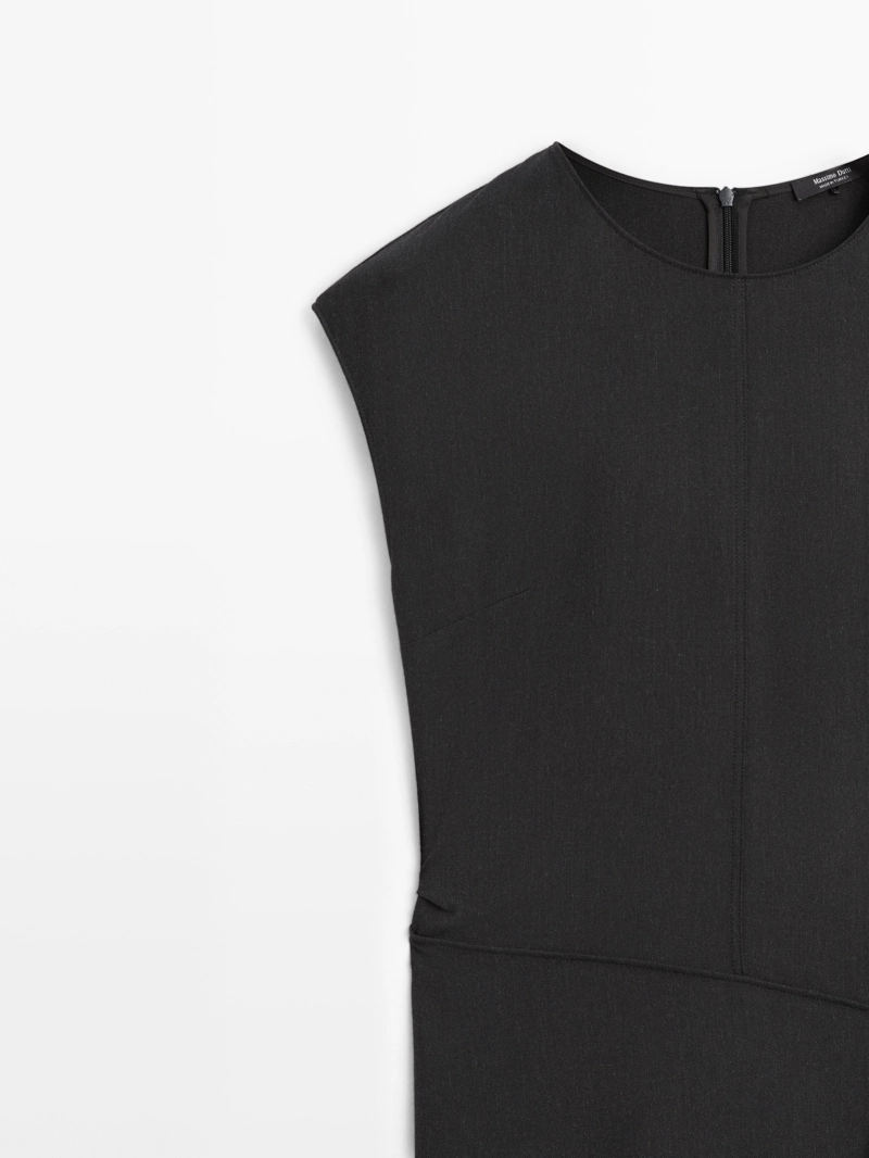 Платье миди с деталями броши