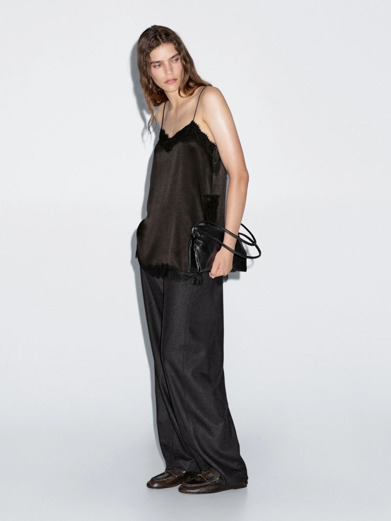 Топ-бюстье с деталями прорезей