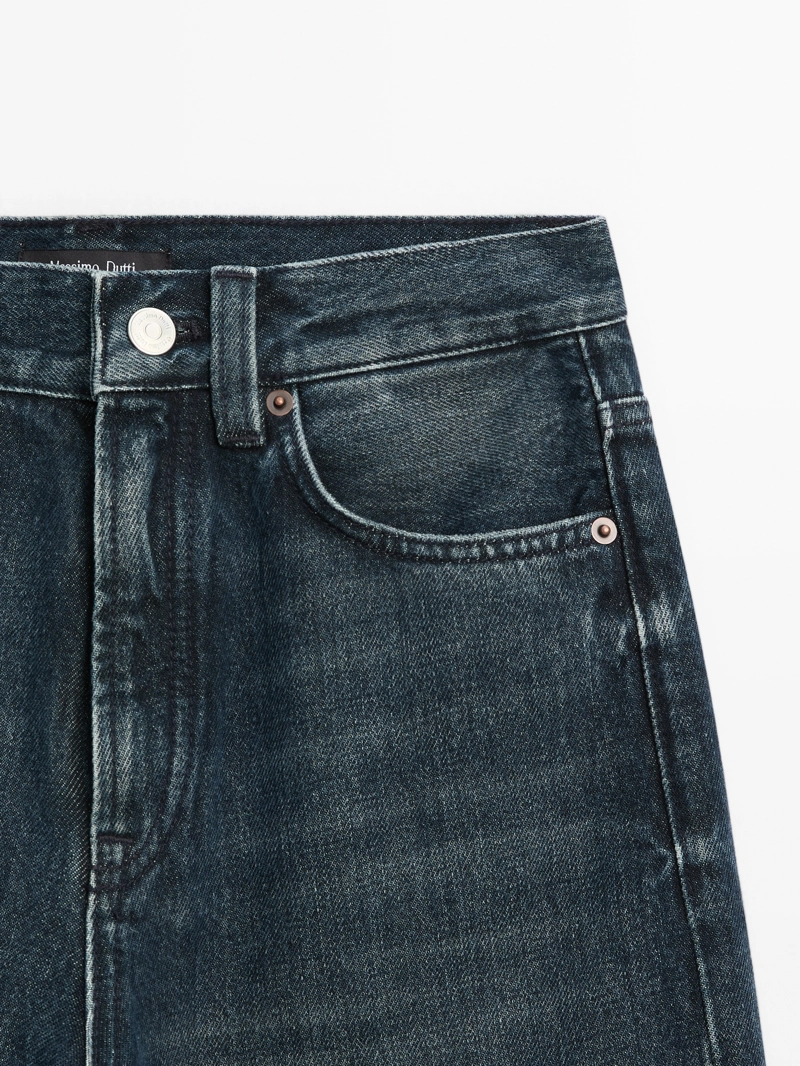 Джинсы с высокой посадкой и широкими брючинами