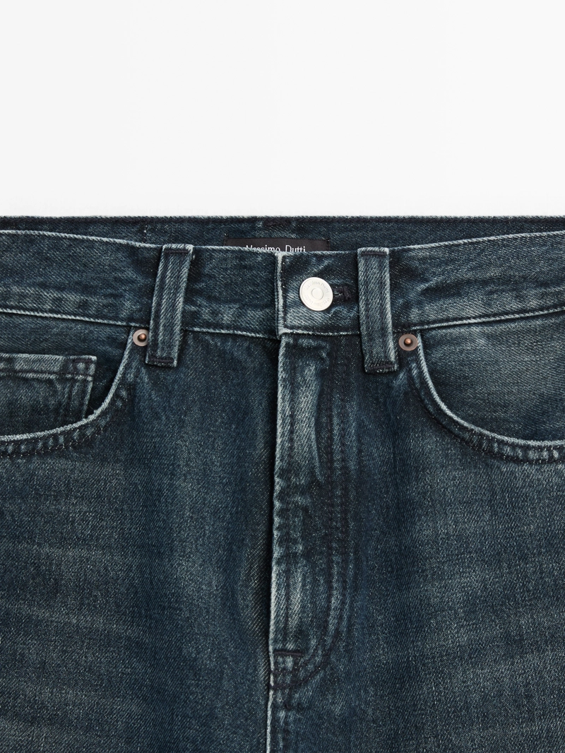 Джинсы с высокой посадкой и широкими брючинами