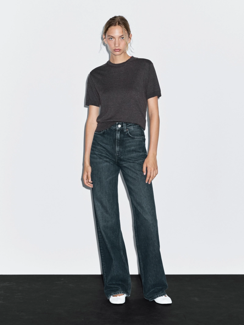 Джинсы с высокой посадкой и широкими брючинами