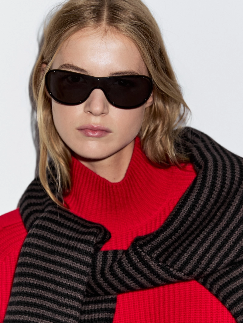 Длинная парка с вощеным покрытием и деталями из бархата