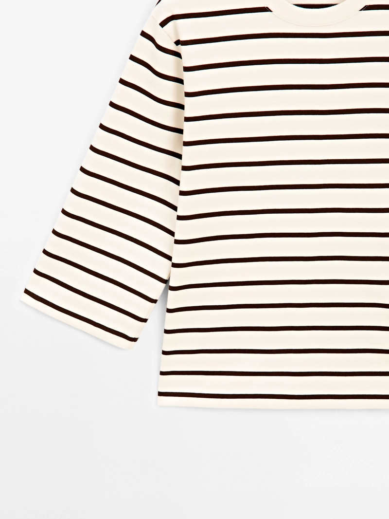 Футболка в полоску с рукавами длиной до локтя