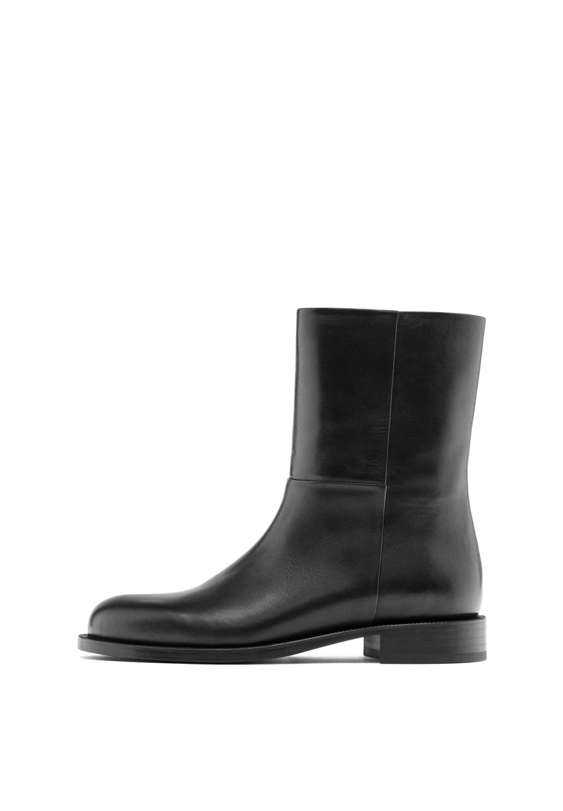 Плоские кожаные ботинки до щиколотки