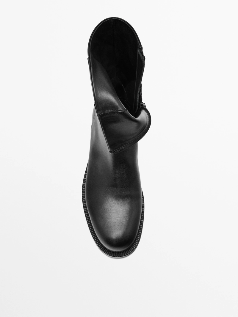 Плоские кожаные ботинки до щиколотки