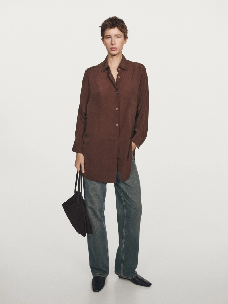 Длинная блузка с плавными линиями