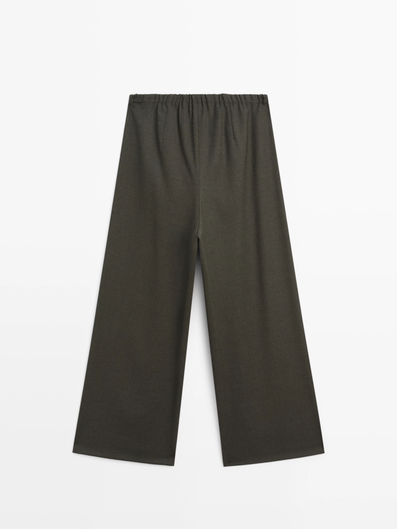 Широкие брюки с вытачками и эластичным поясом