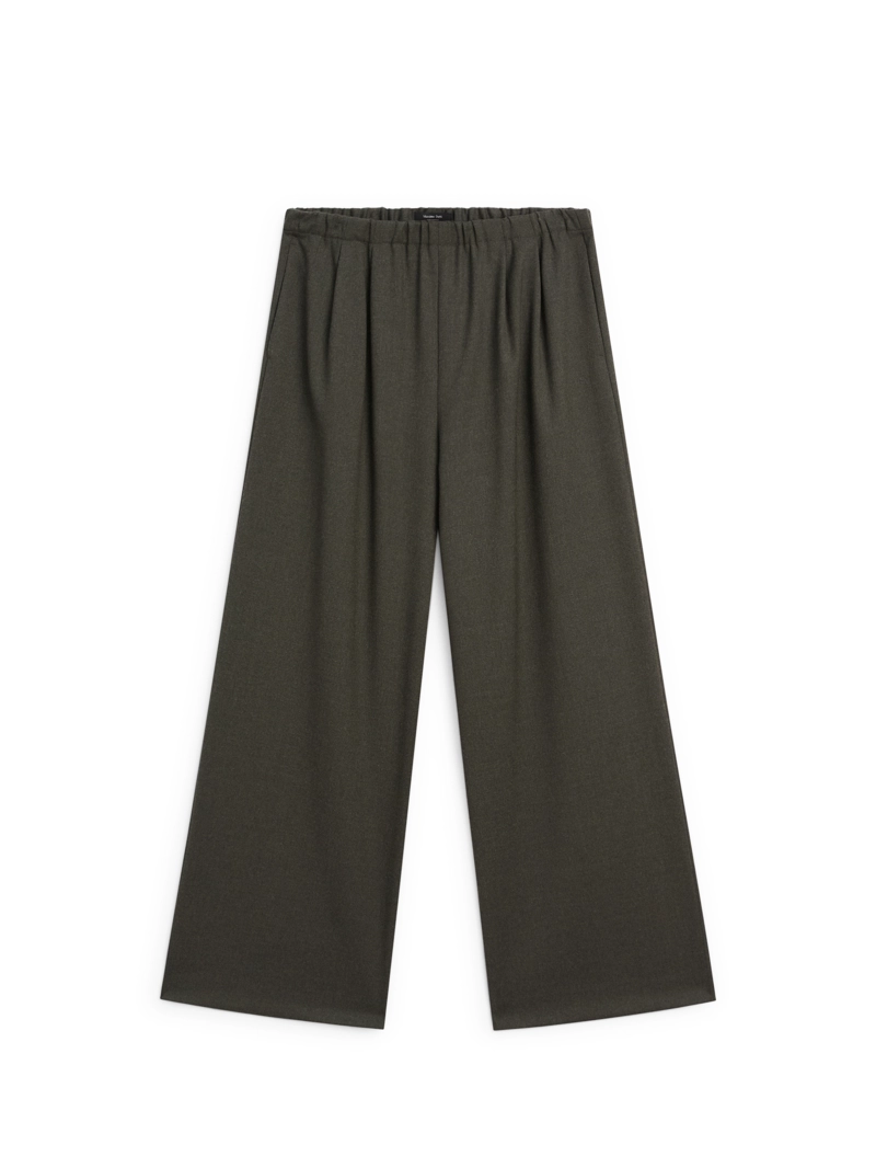 Широкие брюки с вытачками и эластичным поясом