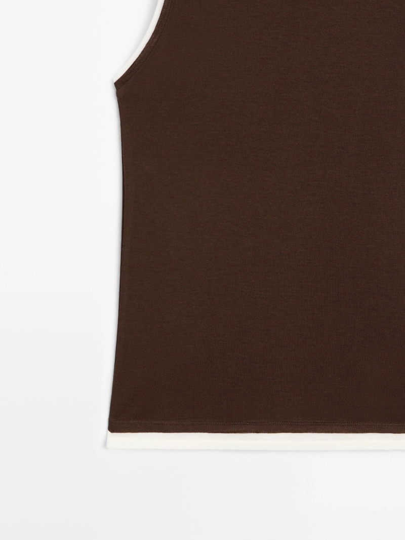 Майка без рукавов с двойной отделкой