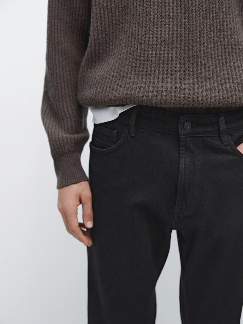 Джинсы в стиле slim fit