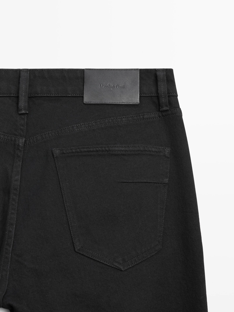 Джинсы в стиле slim fit