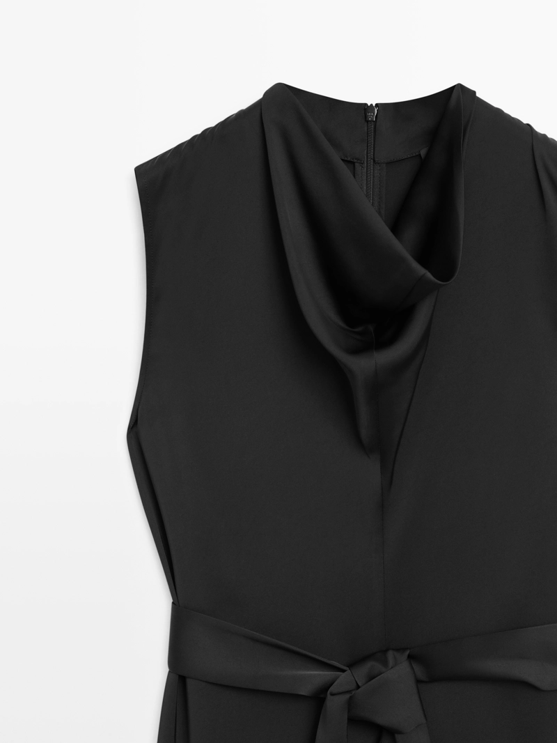 Комбинезон из потрясающего атласа