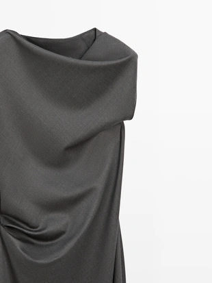 Длинное платье с деталями на горловине - LIMITED- Заказать в России