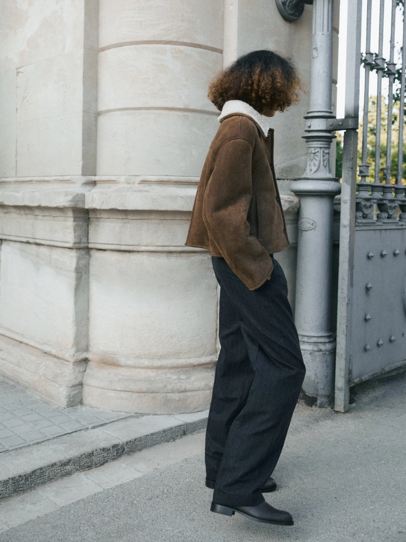 Кожаная куртка с искусственным овчиной