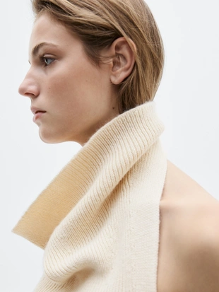 Топ на шею из вязаного альпака и шелка - LIMITED- Заказать в России