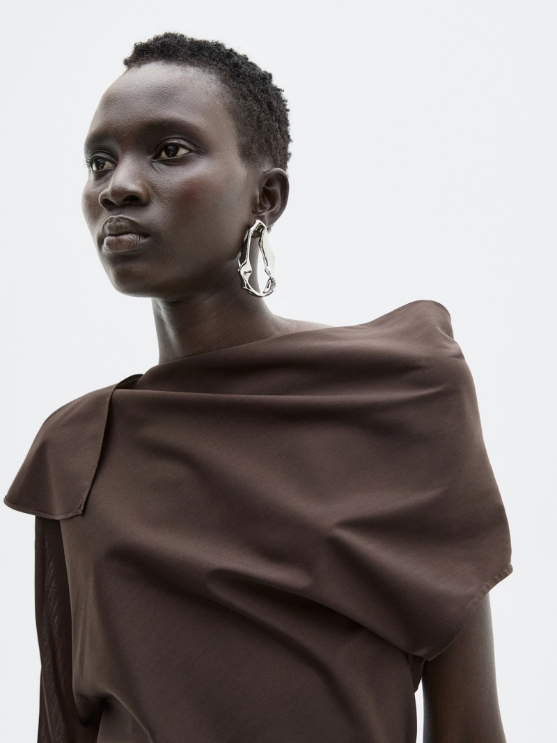 Асимметричный топ с деталями на шее - limited