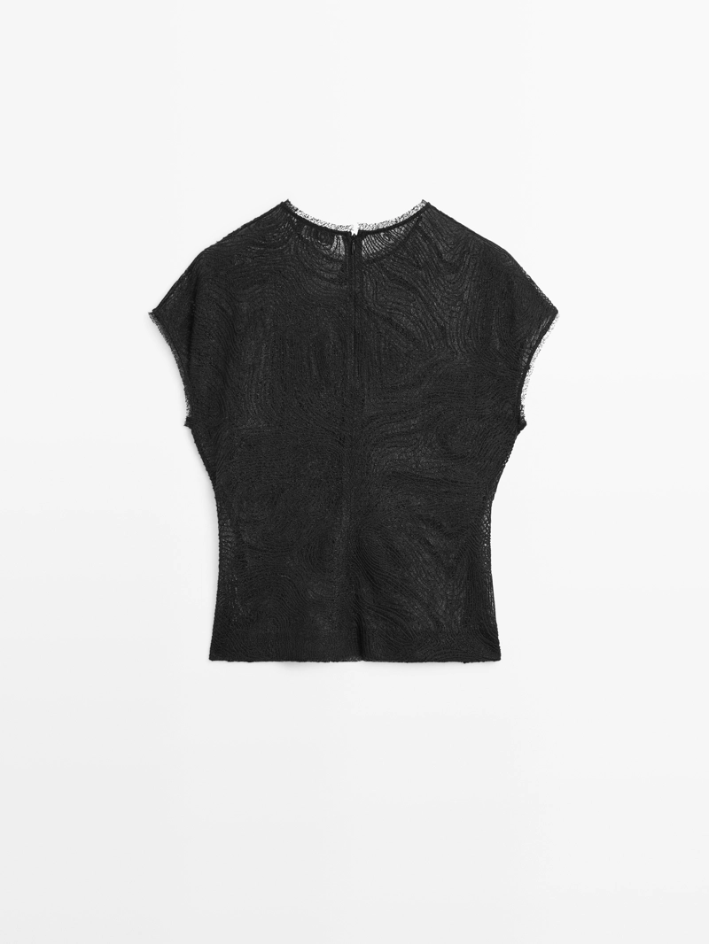 Топ с вышивкой из полупрозрачной ткани