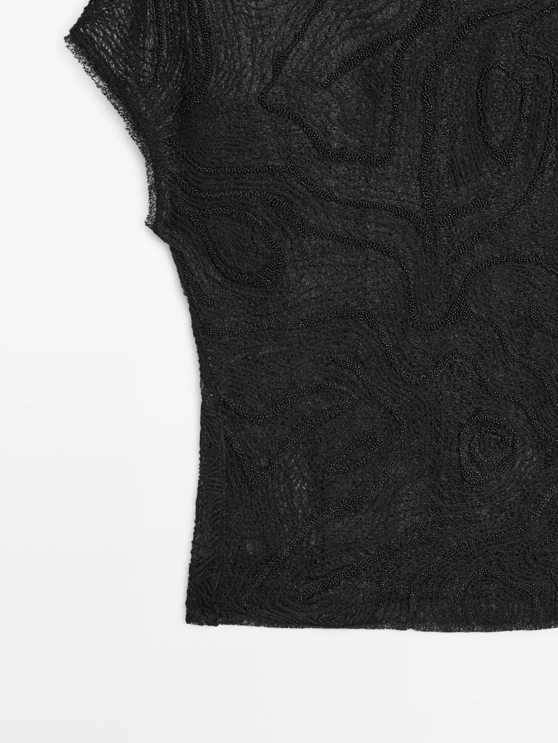 Топ с вышивкой из полупрозрачной ткани