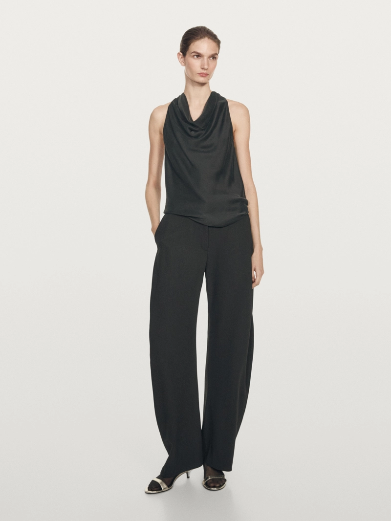 Топ из шелкового микса с драпированным воротником и завязкой