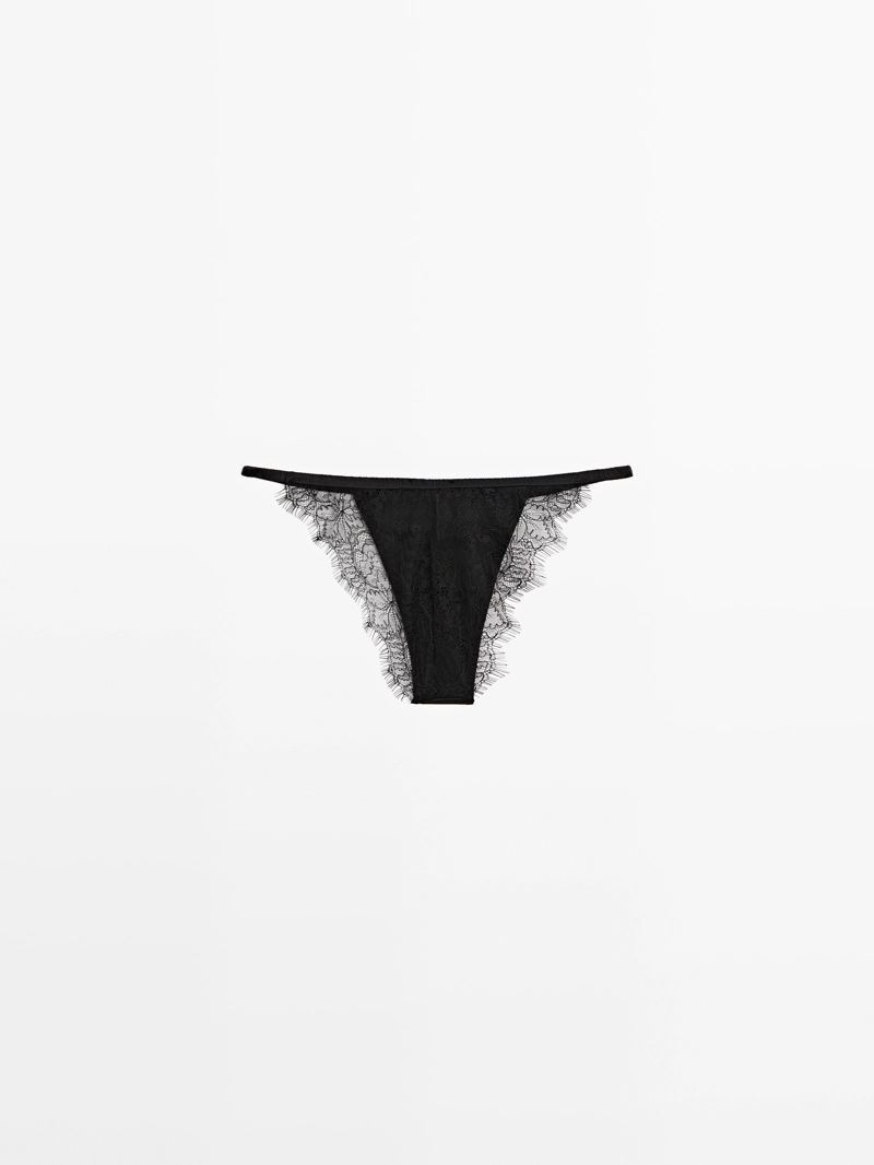 Шелковые трусики с кружевными деталями
