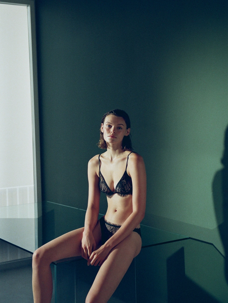 Трусики из кружева с эффектом обрывов