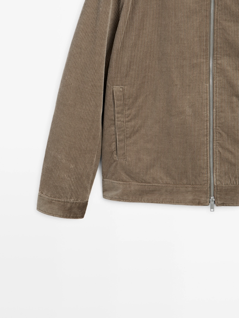 Куртка с высоким воротником из вельвета