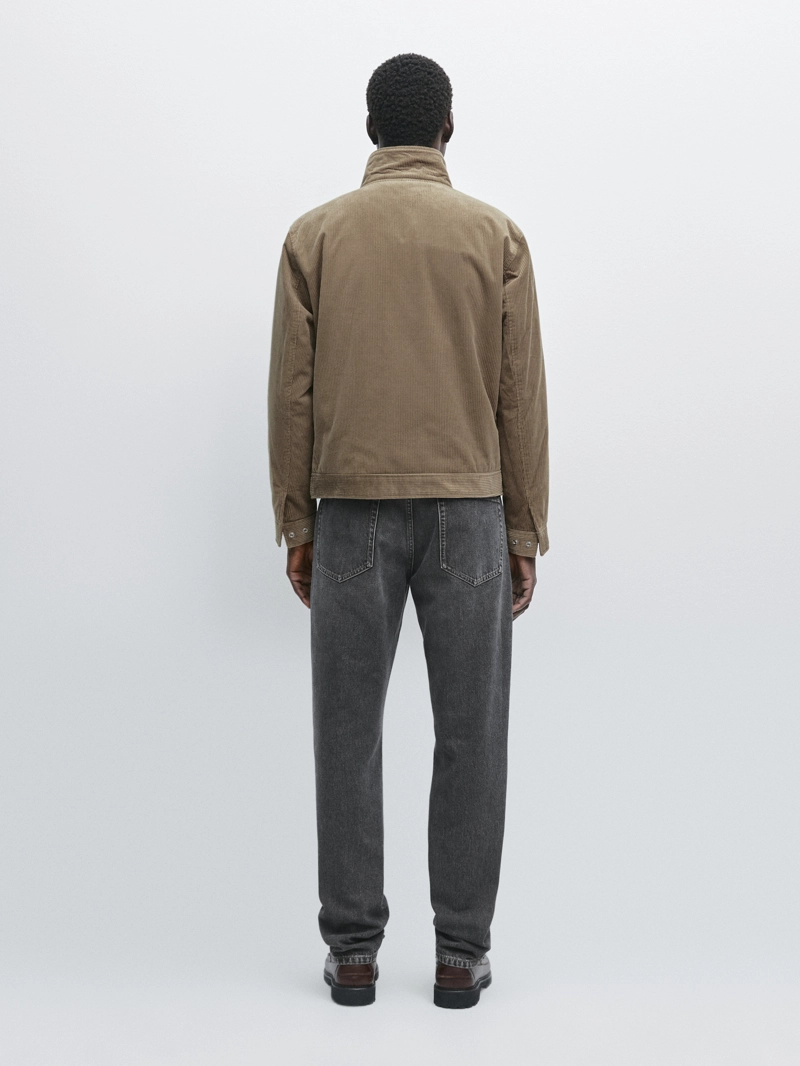 Куртка с высоким воротником из вельвета