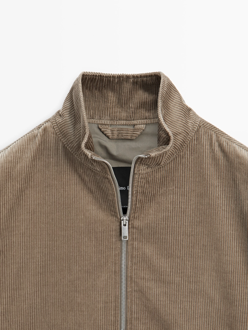 Куртка с высоким воротником из вельвета