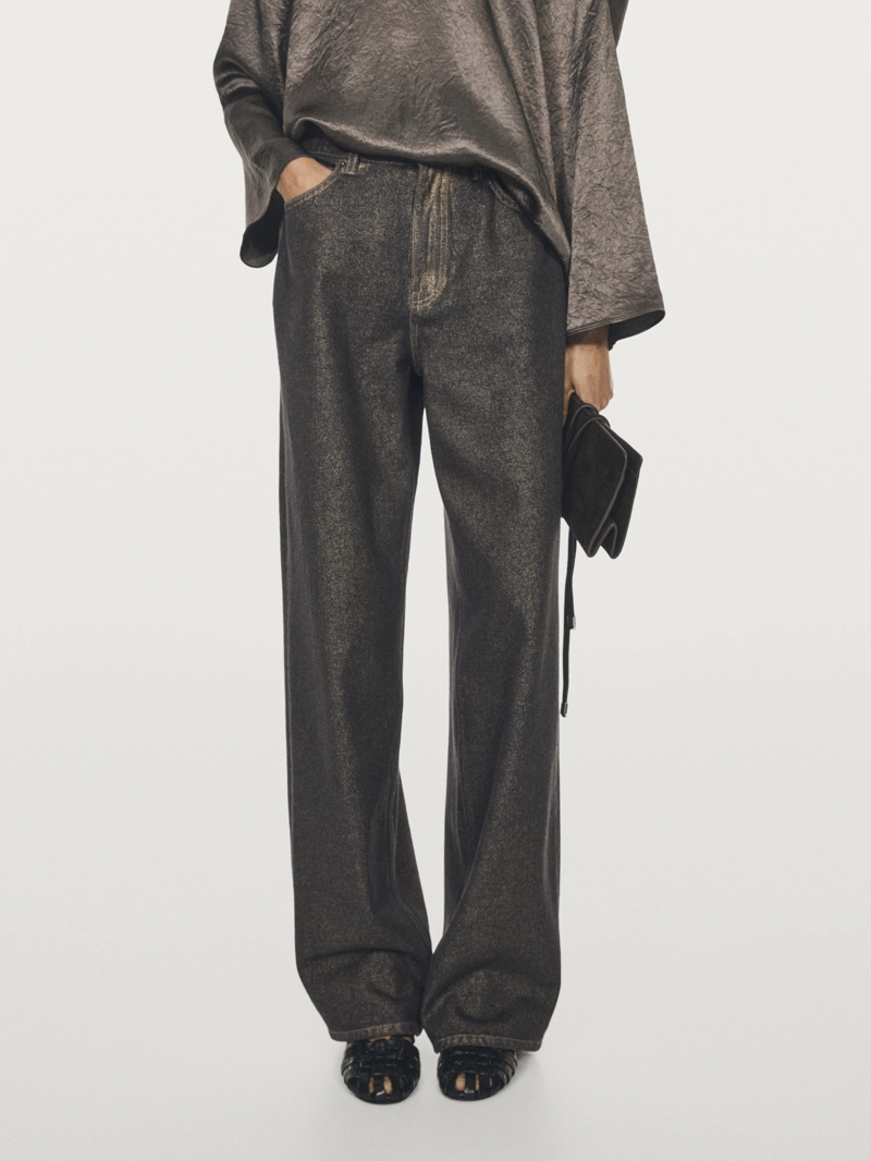 Джинсы с прямыми брючинами и высокой талией