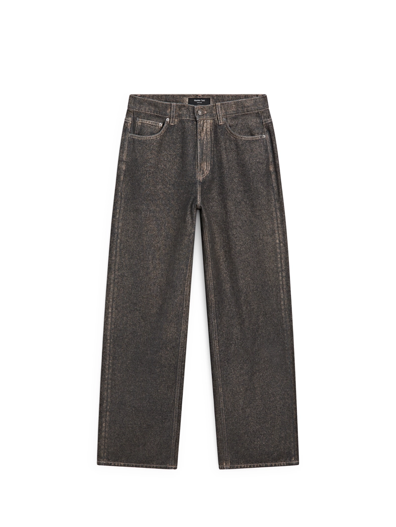 Джинсы с прямыми брючинами и высокой талией