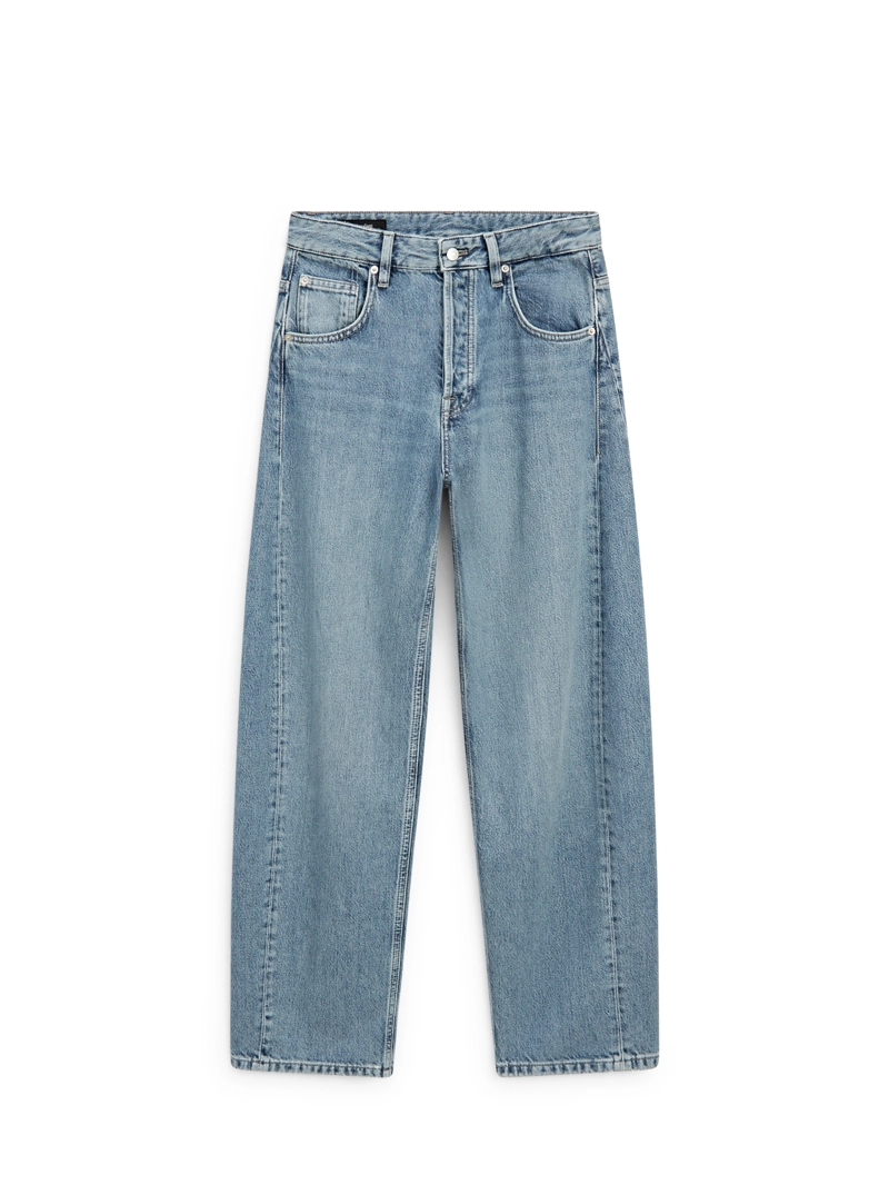 Джинсы с завышенной талией и широкими брючинами