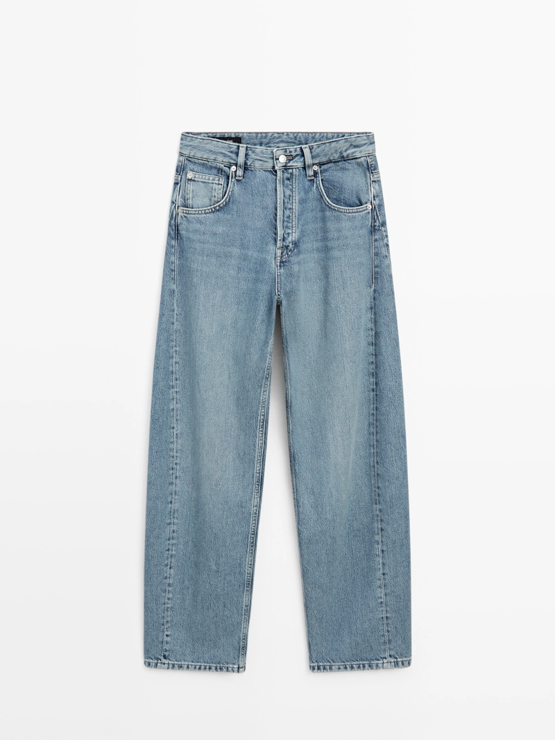 Джинсы с завышенной талией и широкими брючинами