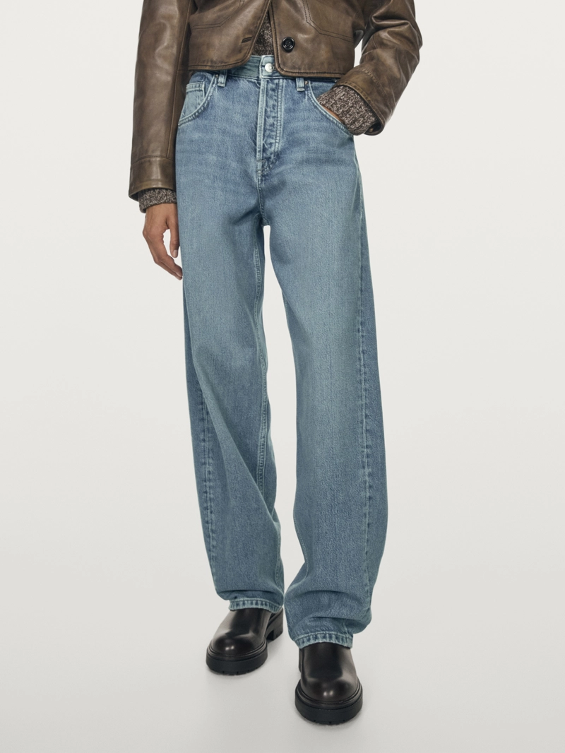 Джинсы с завышенной талией и широкими брючинами